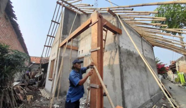 Pemdes Tegal Kunir Lor Alokasikan Dana Desa untuk Bedah Rumah